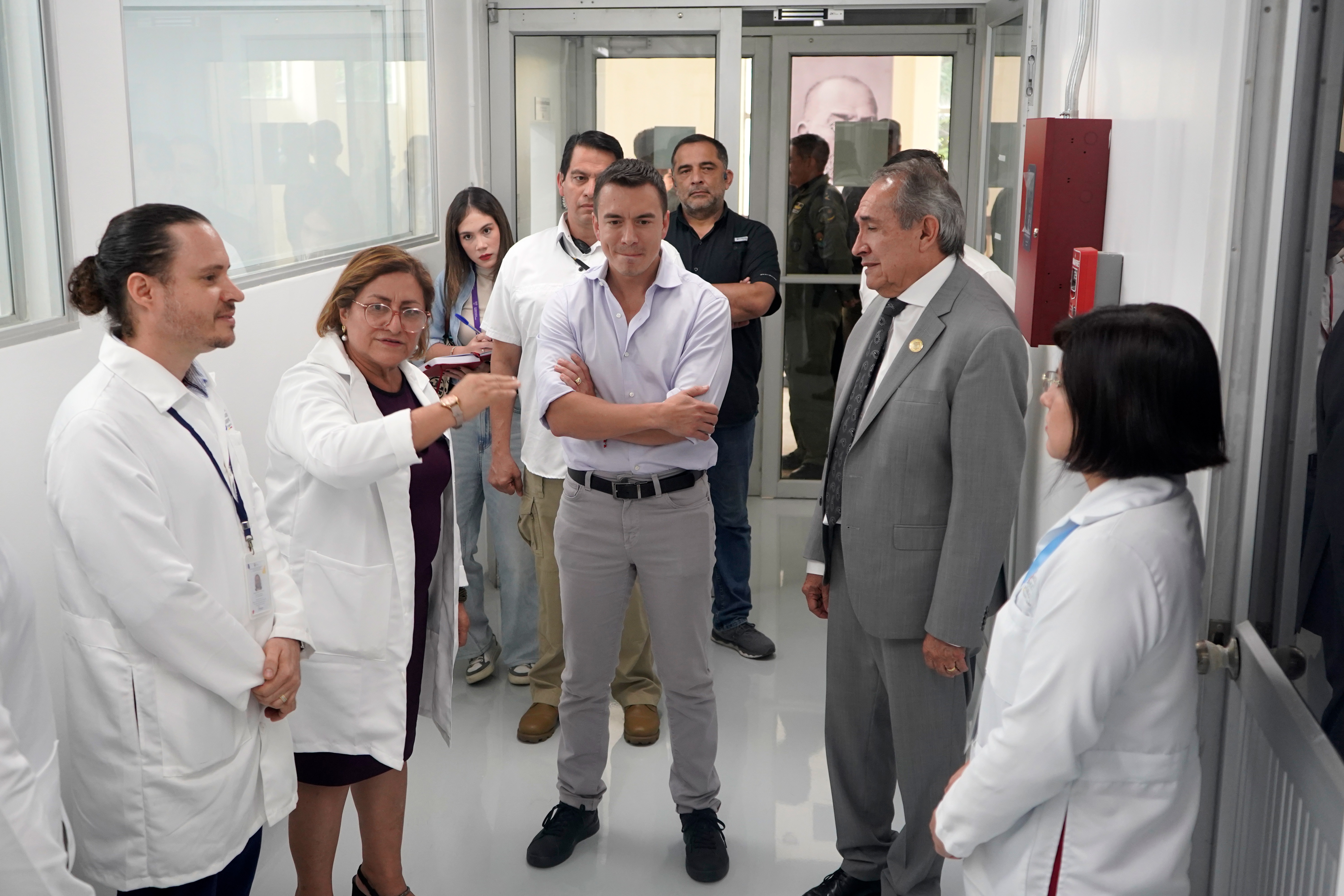 El presidente Noboa Recorre el primer laboratorio de Bioseguridad Nivel 3 (BSL-3)